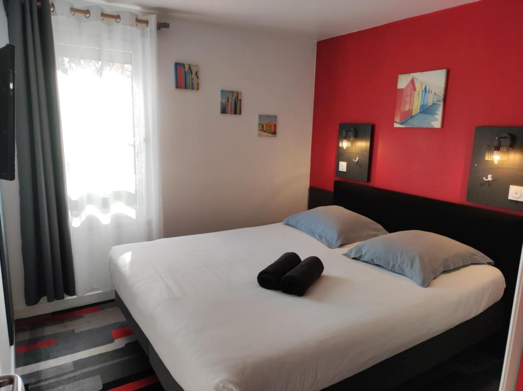 Kyriad Direct Saintes Exterior foto
