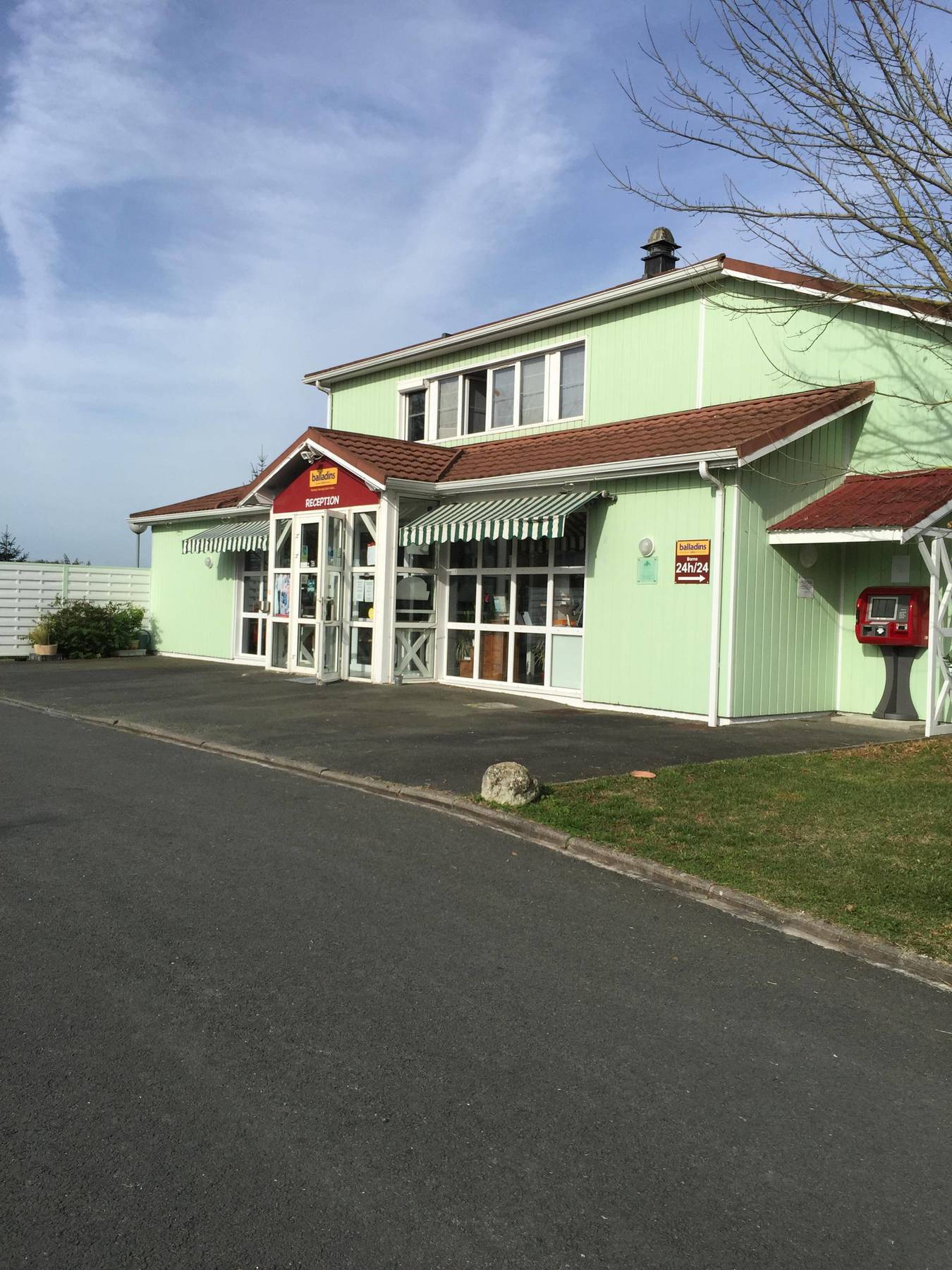 Kyriad Direct Saintes Exterior foto
